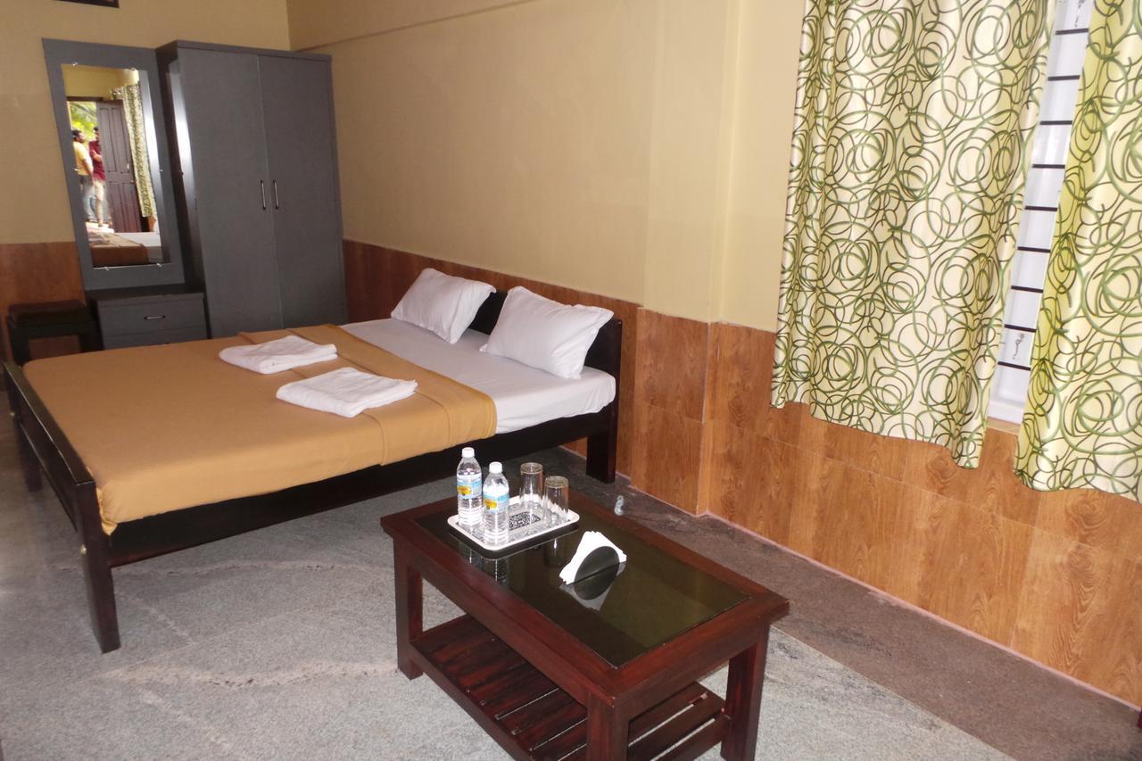 Iroomz Sri Vinayaka Comfort Virajpet Zewnętrze zdjęcie