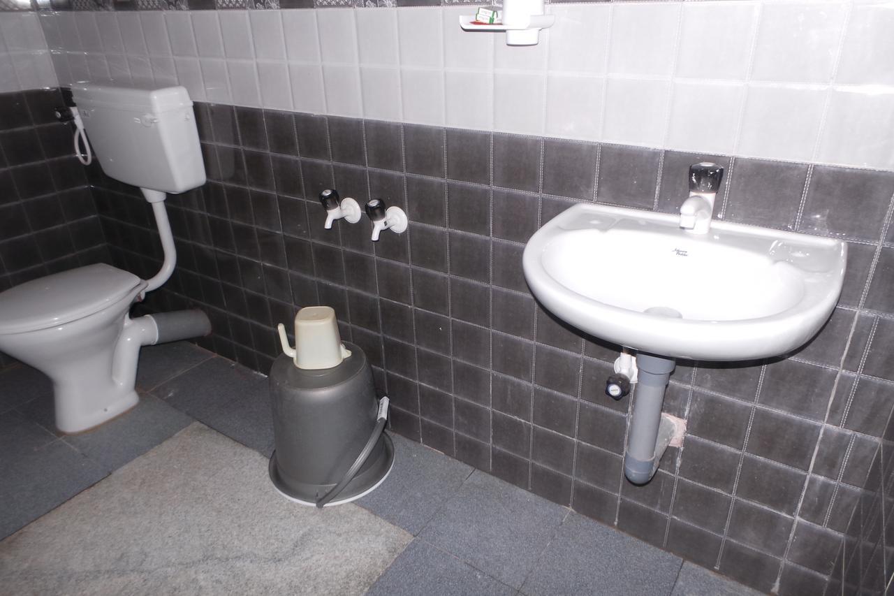 Iroomz Sri Vinayaka Comfort Virajpet Zewnętrze zdjęcie
