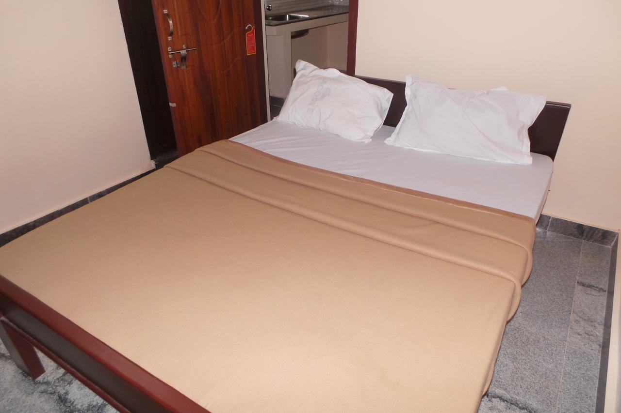 Iroomz Sri Vinayaka Comfort Virajpet Zewnętrze zdjęcie