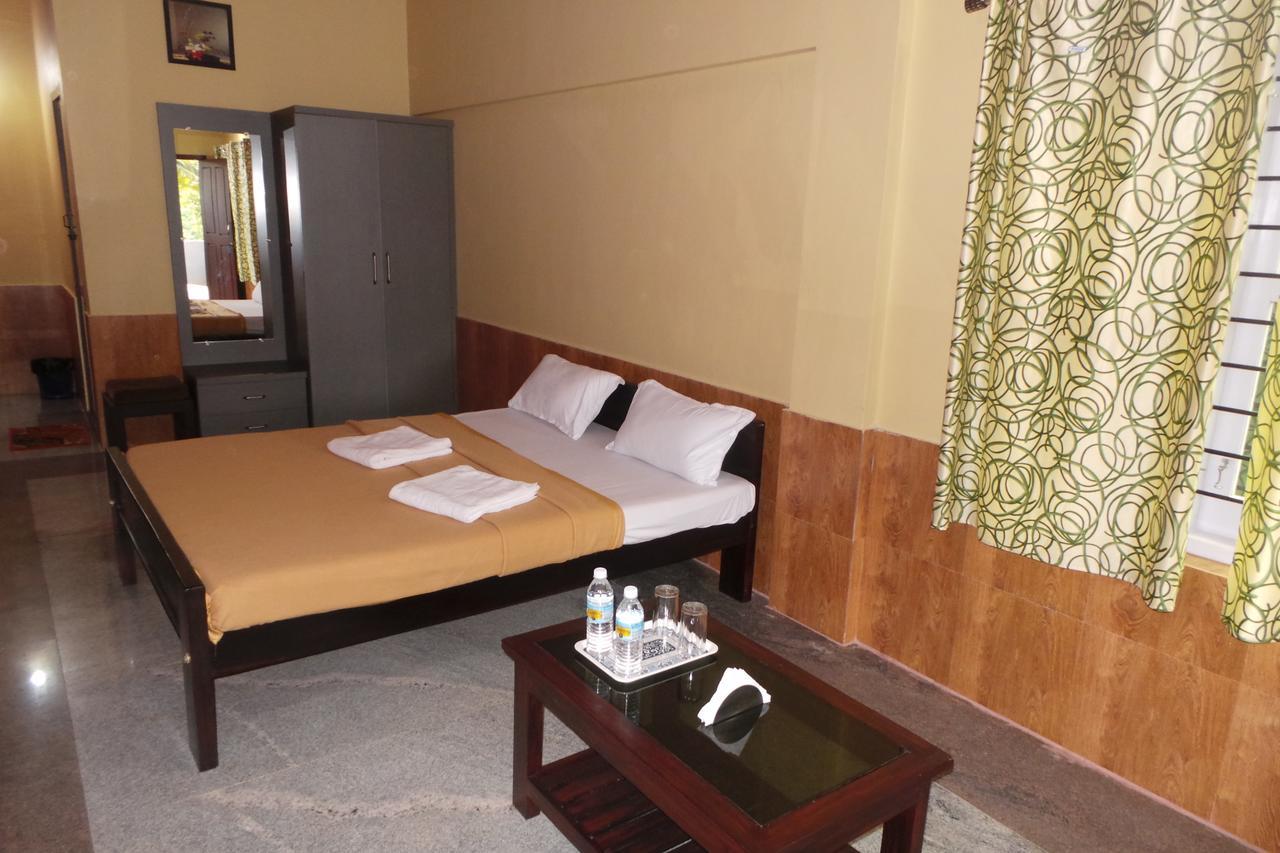 Iroomz Sri Vinayaka Comfort Virajpet Zewnętrze zdjęcie