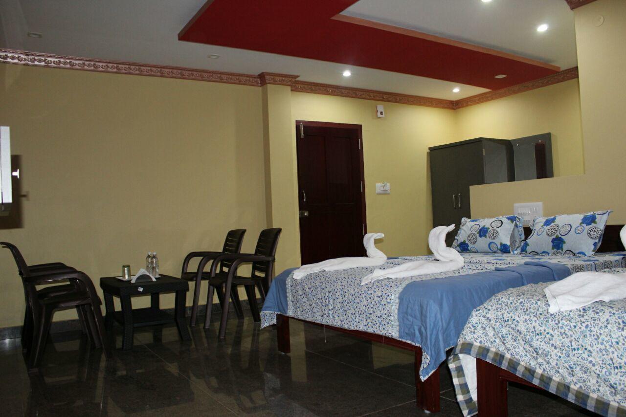 Iroomz Sri Vinayaka Comfort Virajpet Zewnętrze zdjęcie