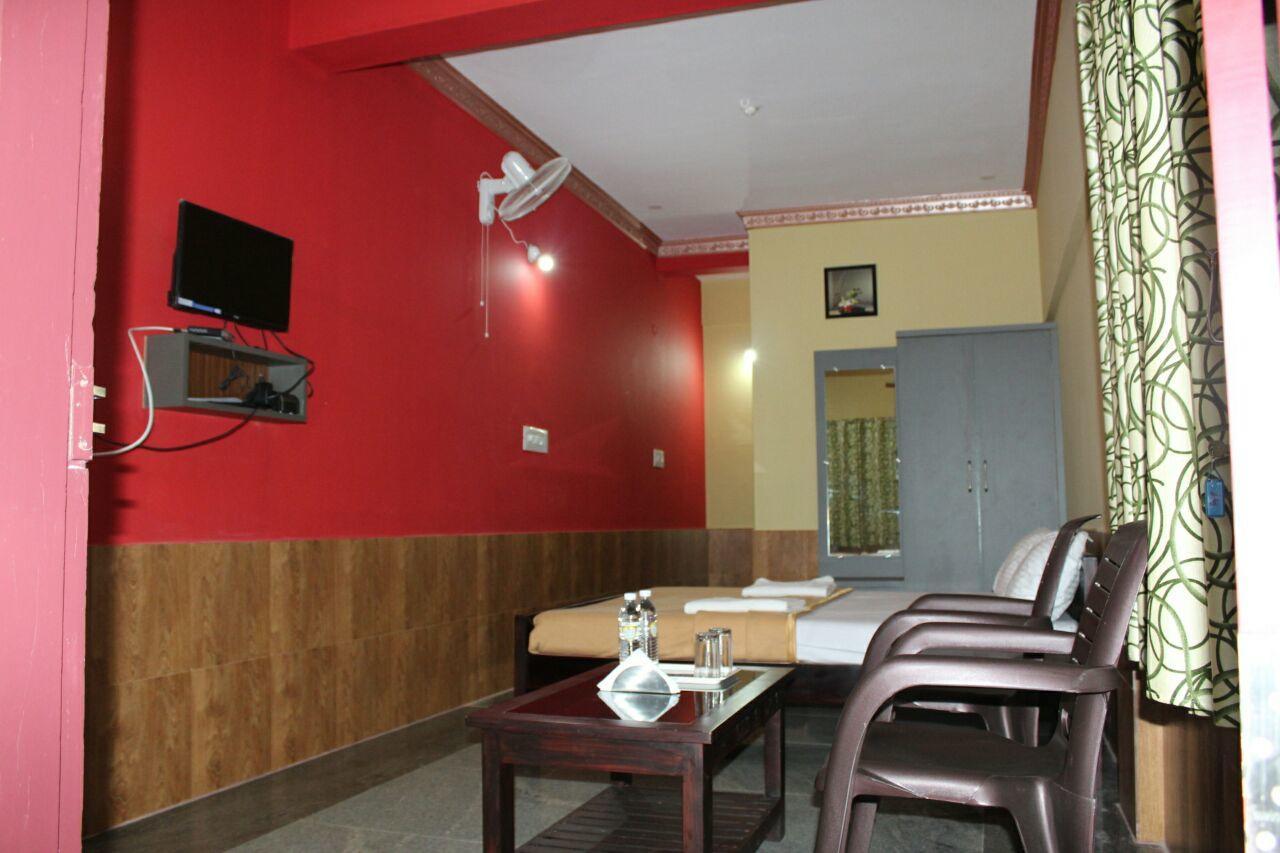 Iroomz Sri Vinayaka Comfort Virajpet Zewnętrze zdjęcie